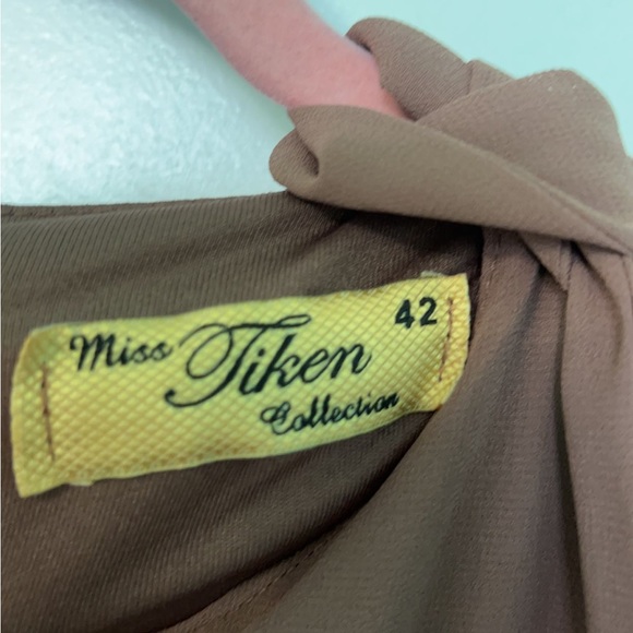 Brown pink layered dress with sleeves - Picture 3 of 3